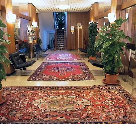 Hotel Milano 3*